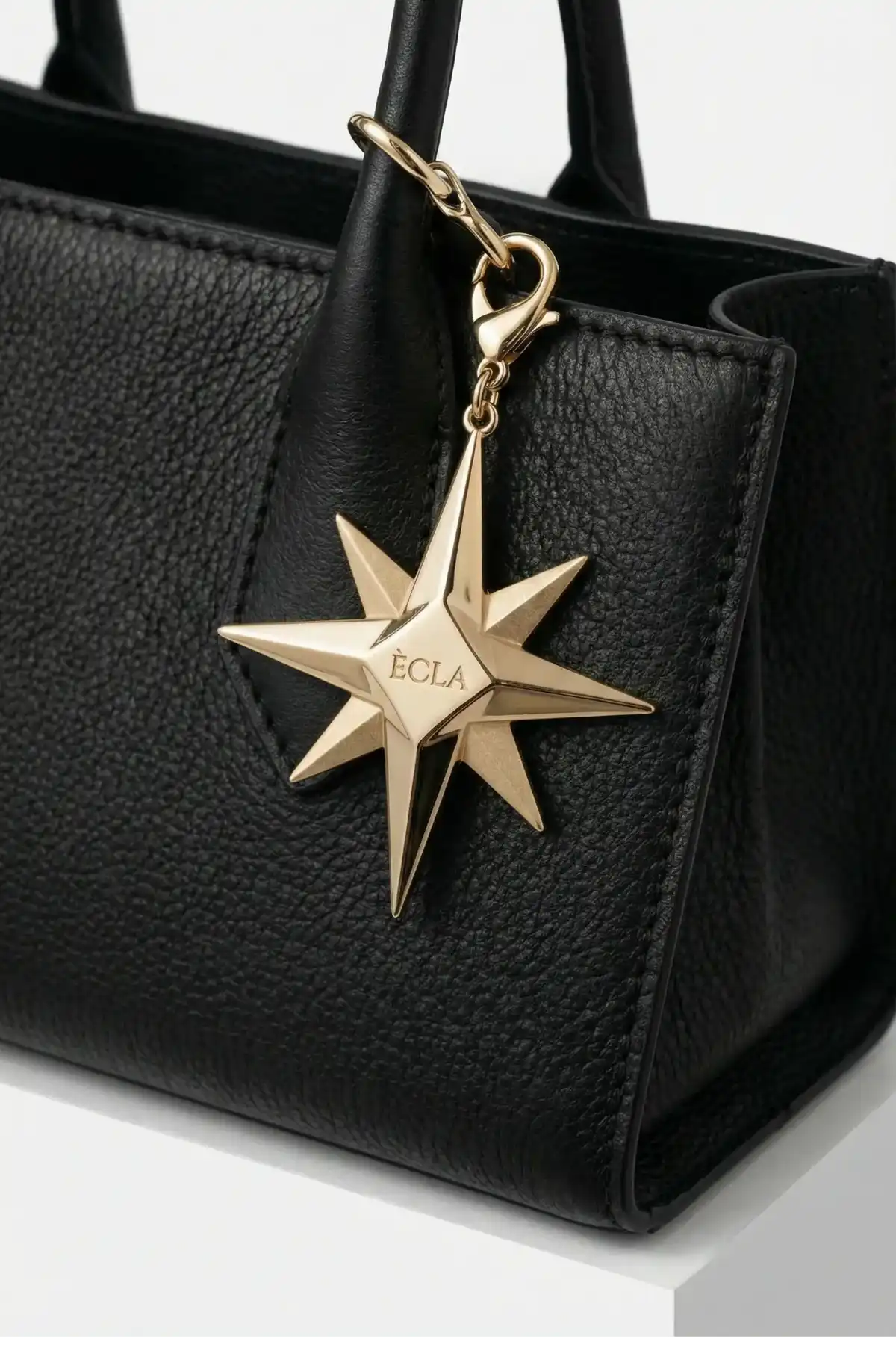 Yıldız Kadın Çanta Charm - Gold Detaylı Aksesuar | ÈCLA
