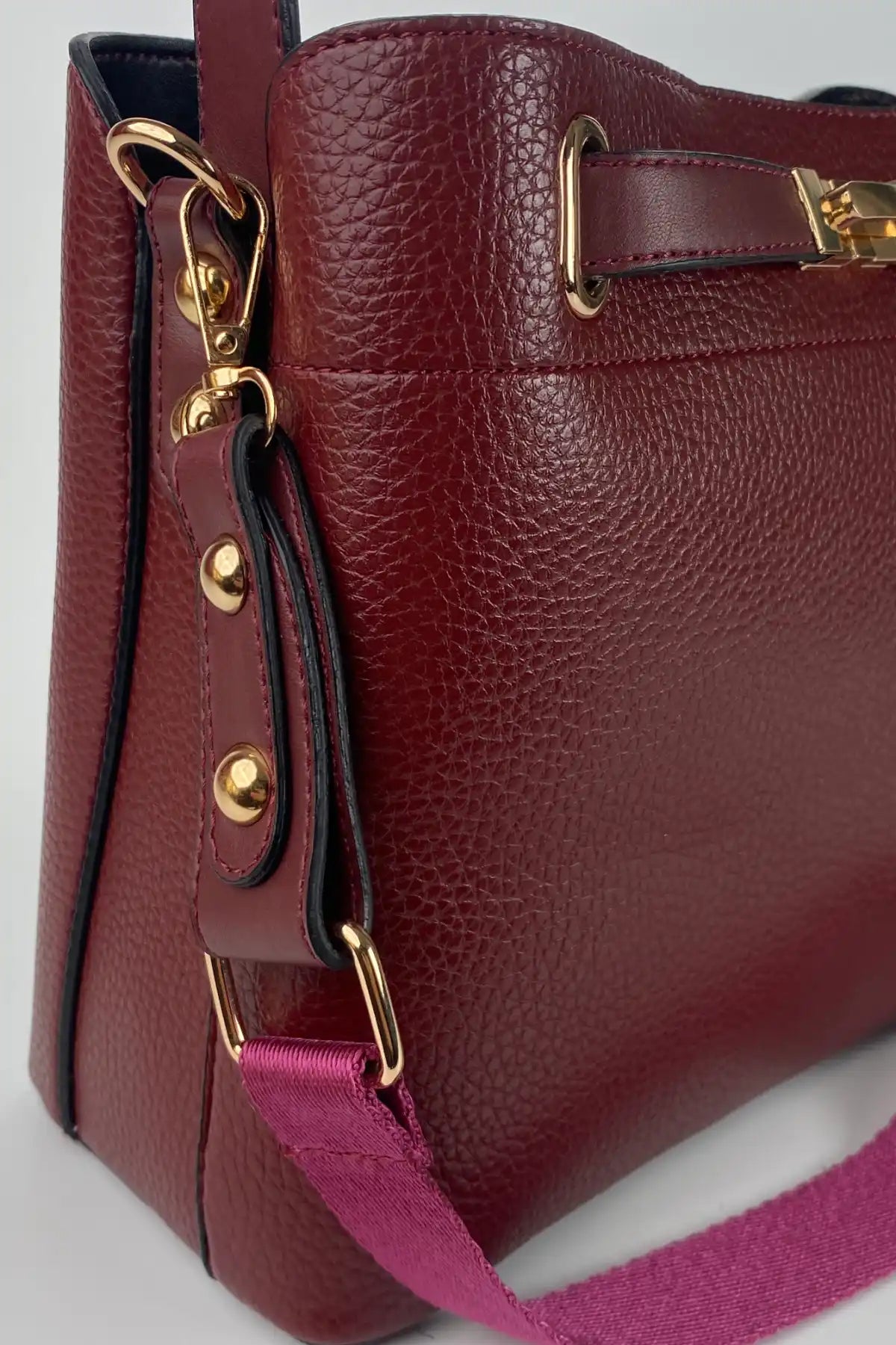 No.1040 | ÈCLA | M ÉDITION | Bordo